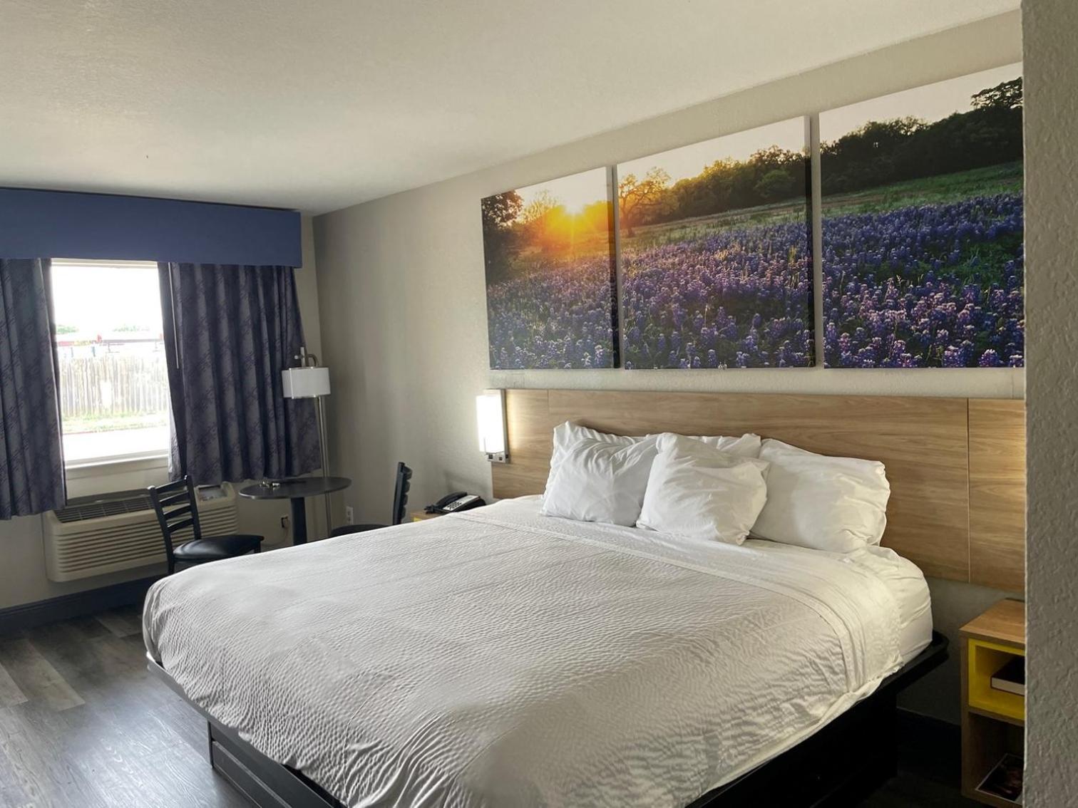 Days Inn By Wyndham San Antonio Southeast Frost Bank Center Eksteriør billede